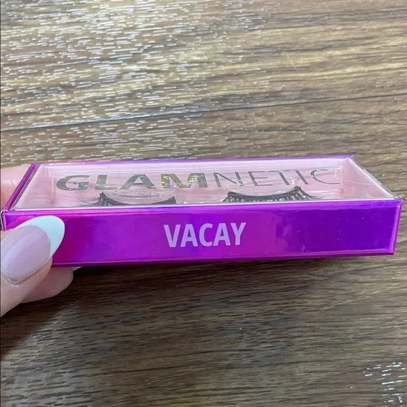 Glamnetic False Eyelashes - Picture 4 of 5